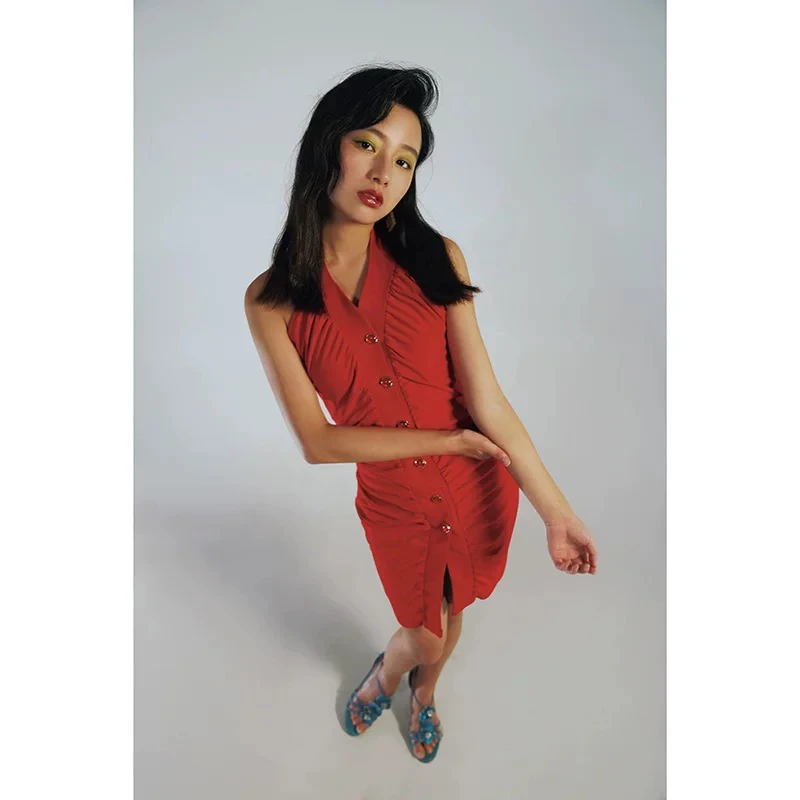 2441红色褶皱连衣裙