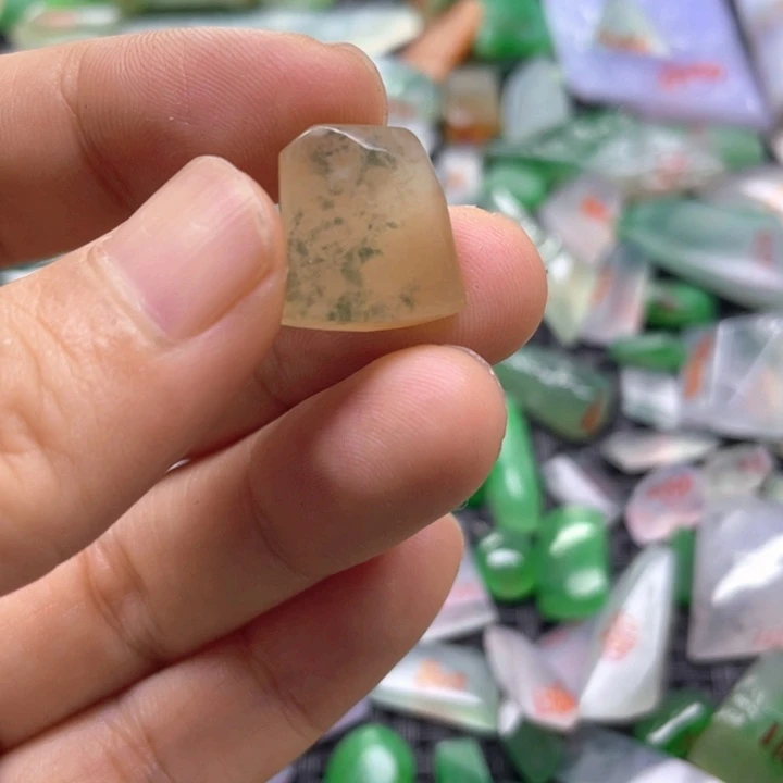 定制翡翠未镶嵌天然翡翠