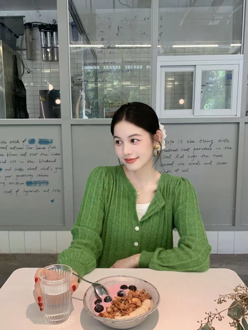 2025秋季新款韩版气质宽松百搭圆领针织开衫波点半身裙两件套装