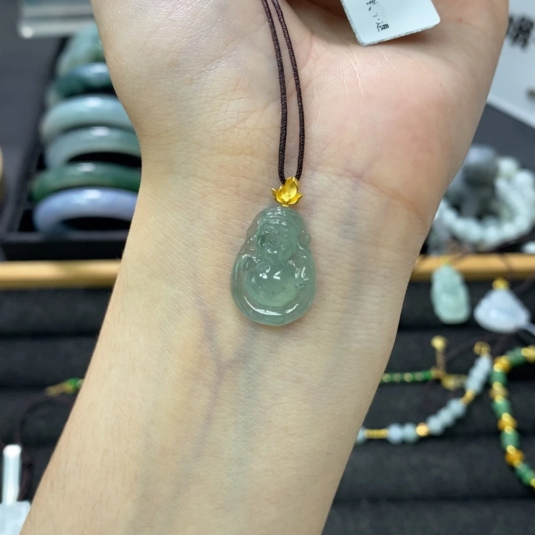 颈饰18K金镶嵌翡翠