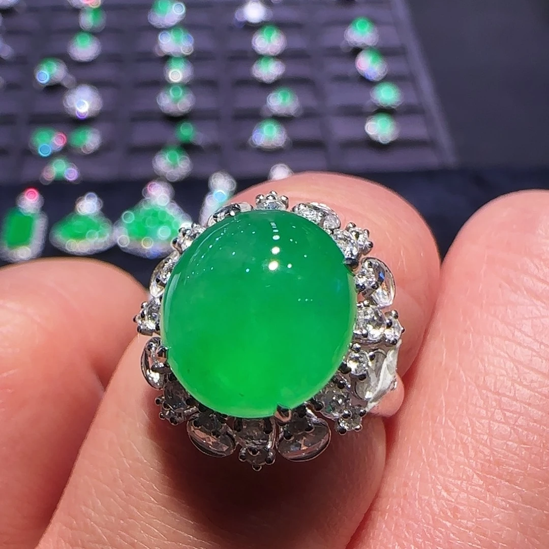 翡翠18K金镶嵌戒指