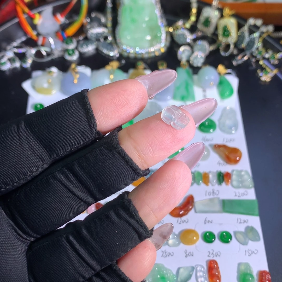 裸石翡翠高冰貔貅