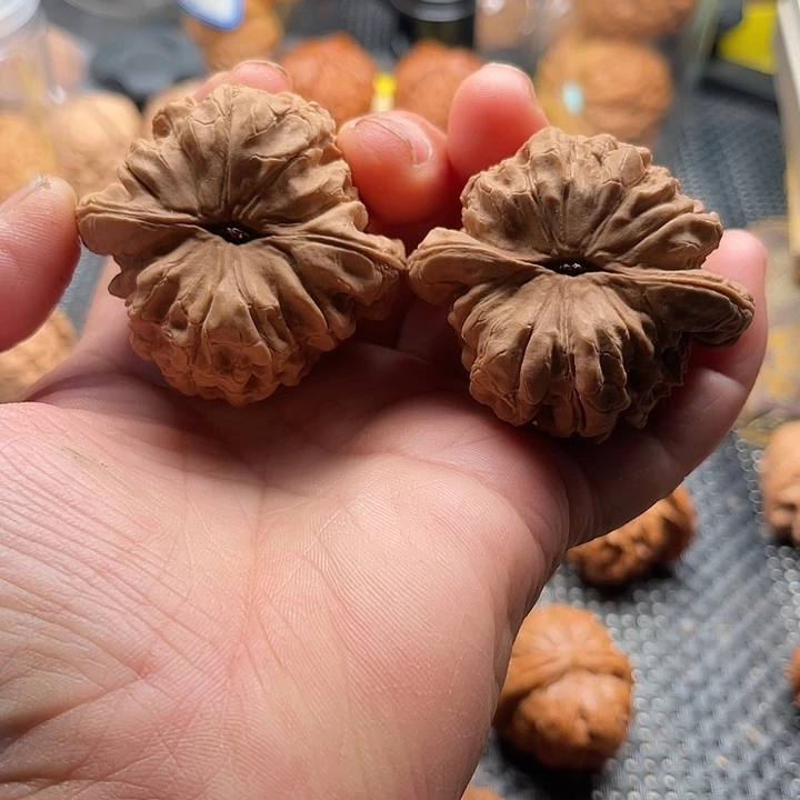 桃核把件全品龙鼎边49