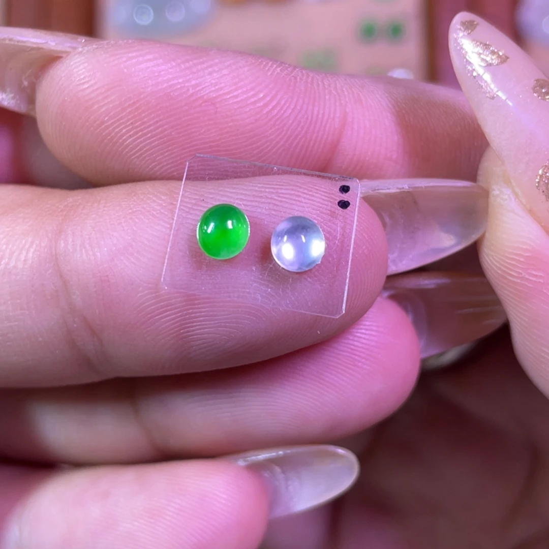 翡翠未镶嵌颈饰蛋面