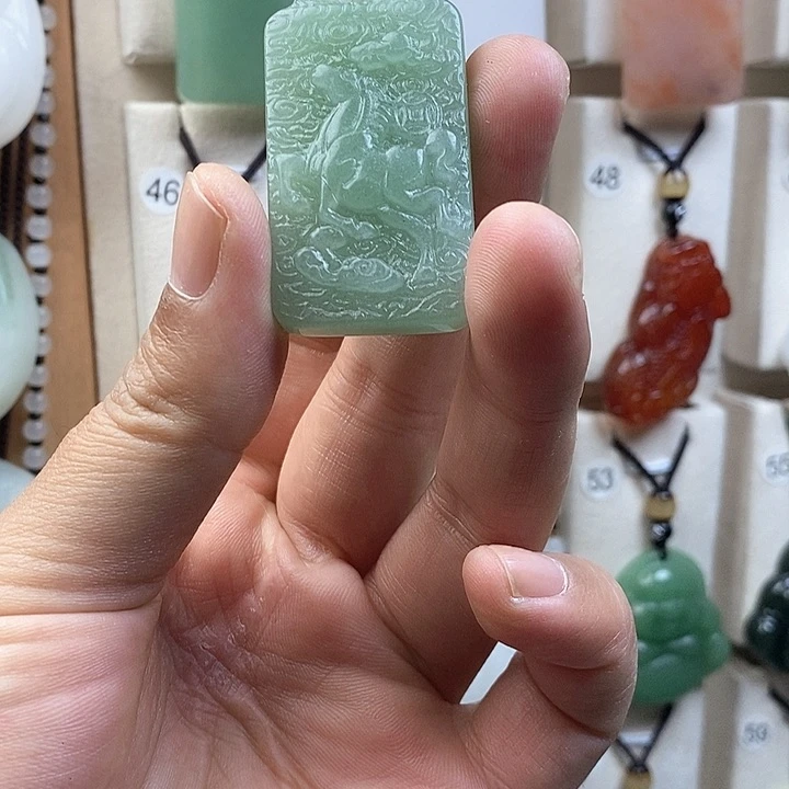 未镶嵌东陵石颈饰