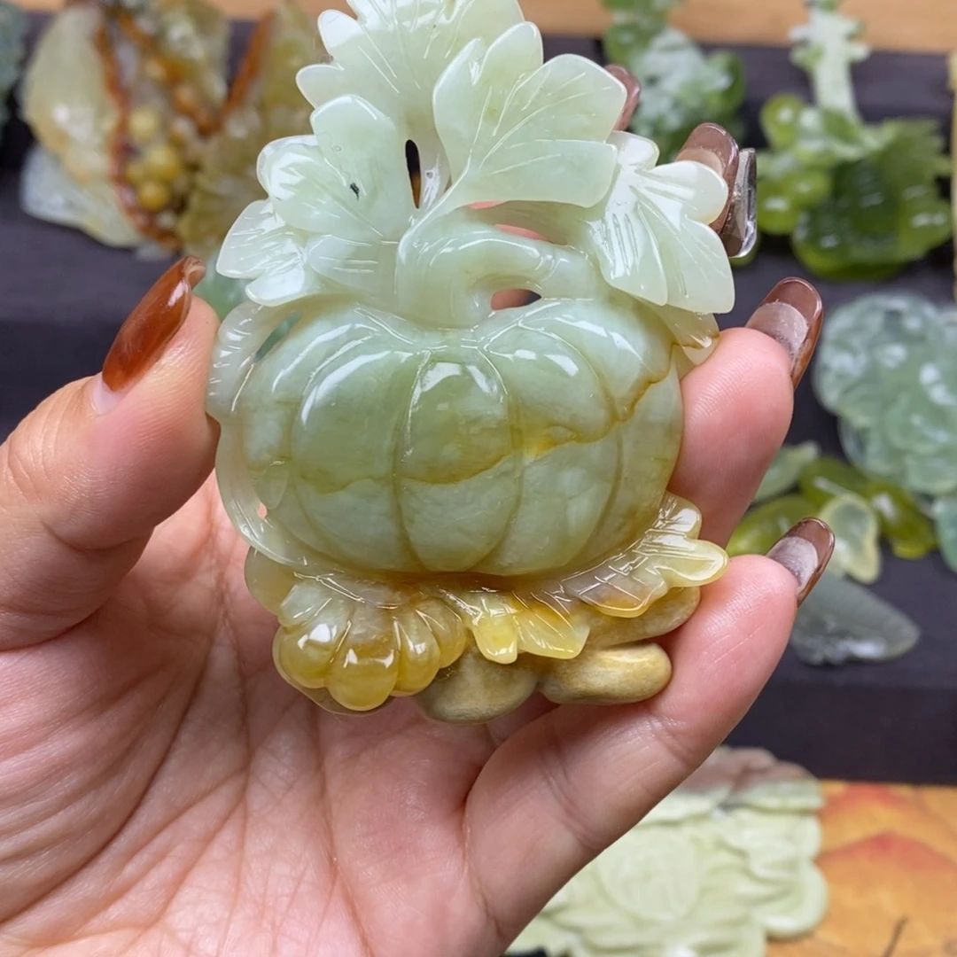 蛇纹石玉颈饰未镶嵌兰*