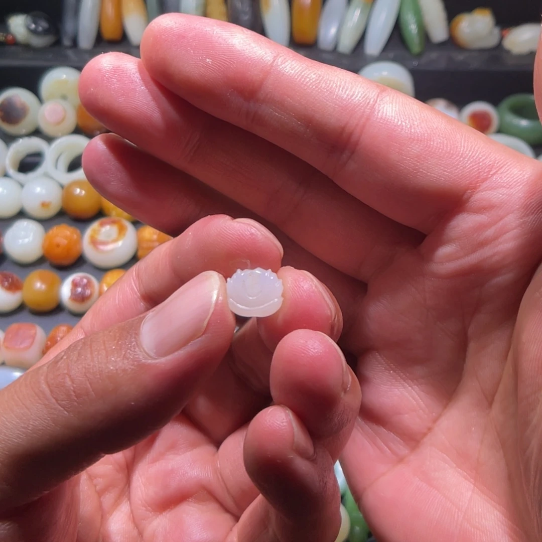 恭***财和田玉未镶嵌颈饰