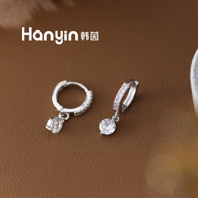 铜合金合成锆石耳饰 “跳跃精灵”灵动闪亮精致法式轻奢耳扣耳环