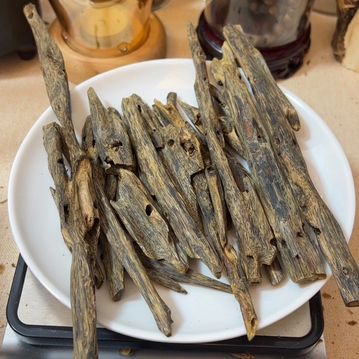 沉香碎屑沉香红骨凹身树枝高油醇化料103