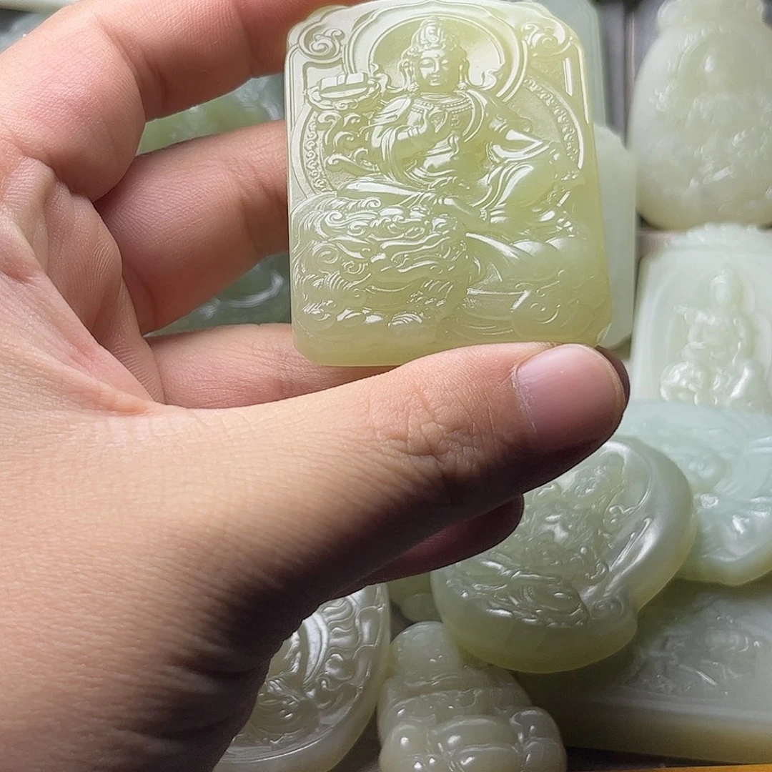 和田玉未镶嵌颈饰