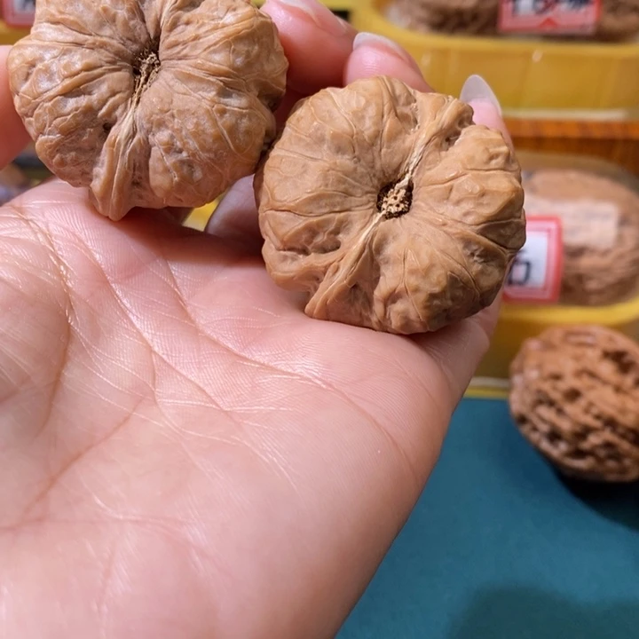 文玩核桃吊坠K**i玉蟾