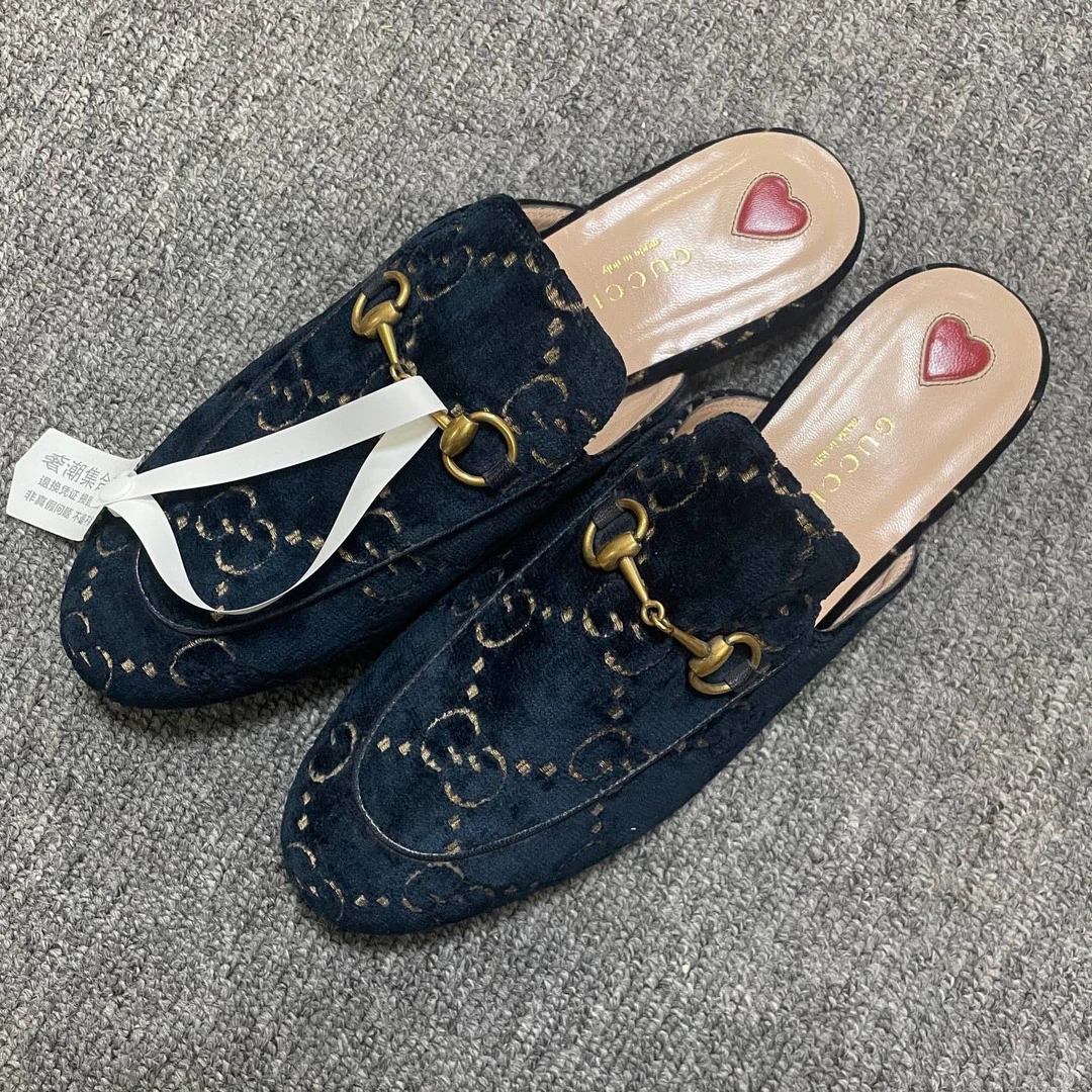 99新 GUCCI/古驰 GG天鹅绒平跟休闲单鞋 38吗/09426
