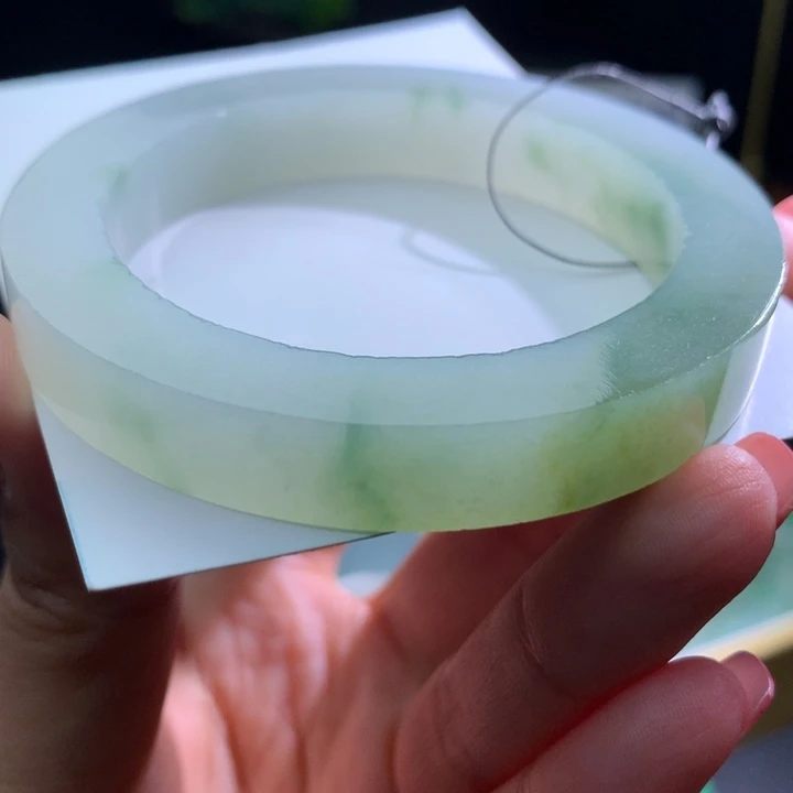 定制翡翠未镶嵌翡翠手镯