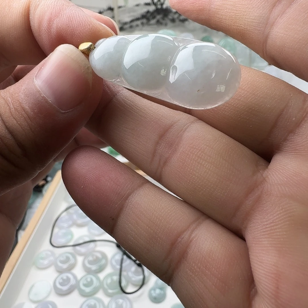 翡翠未镶嵌颈饰73