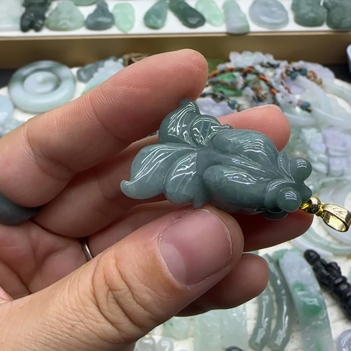 翡翠未镶嵌手链金鱼