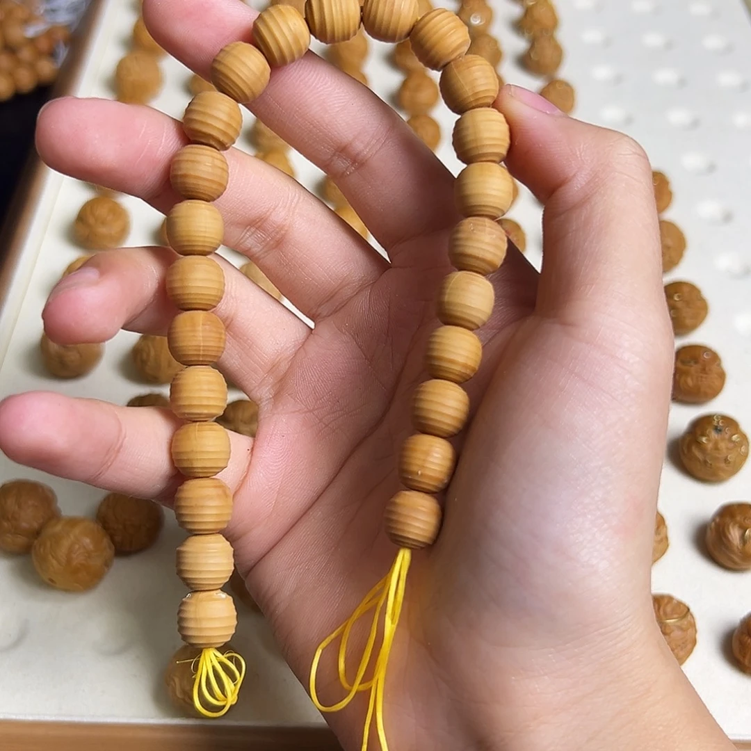 郑***钱猴头核桃吊坠瑕疵款陶罐介意勿拍