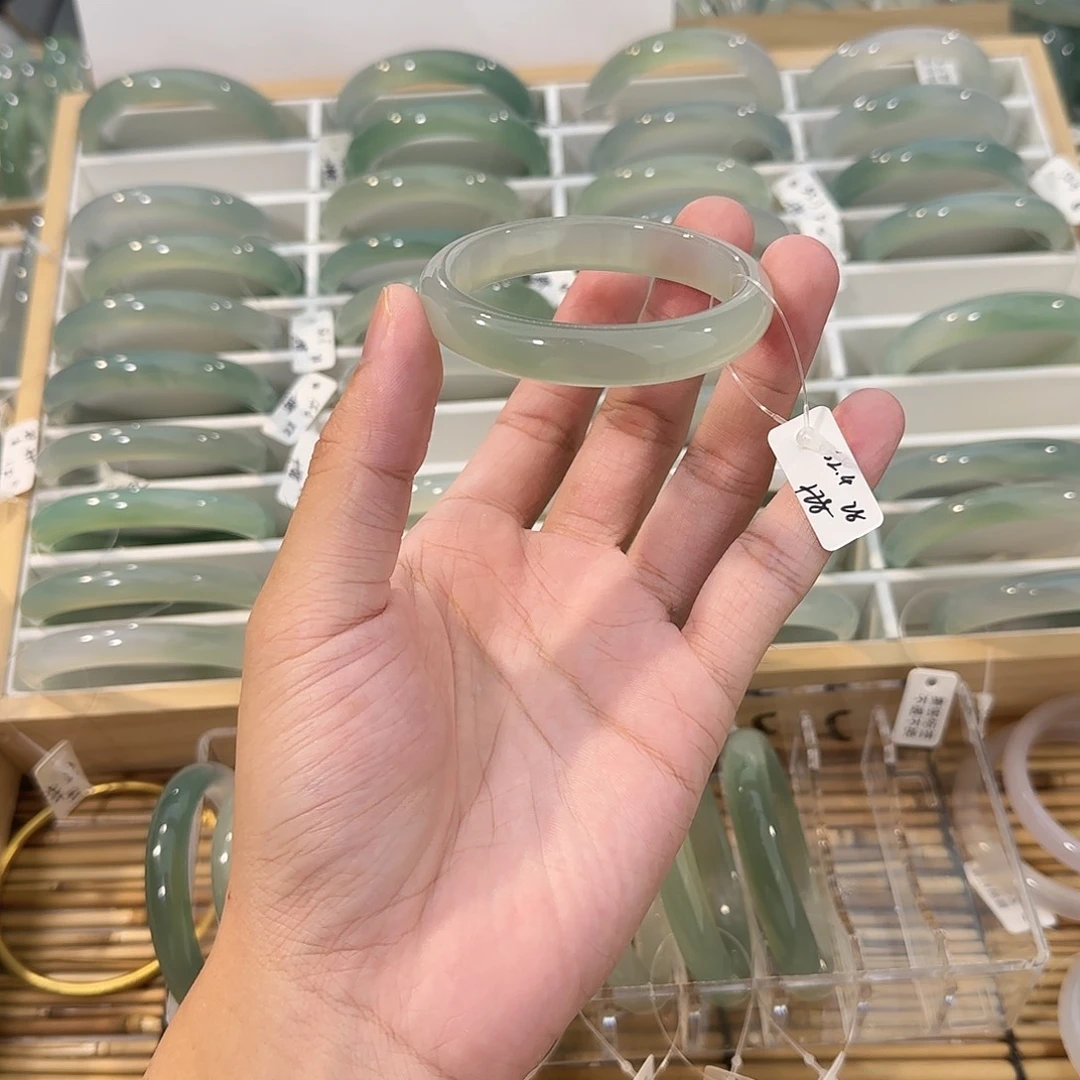 玛瑙/玉髓未镶嵌手镯圈口52.4