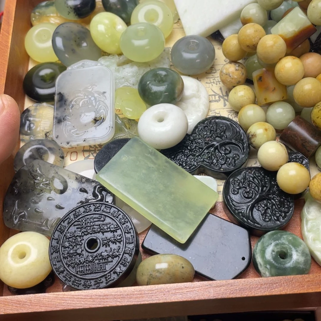 未镶嵌蛇纹石玉颈饰任选一个