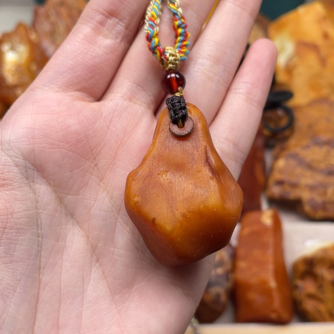 琥珀珠宝奇石未镶嵌