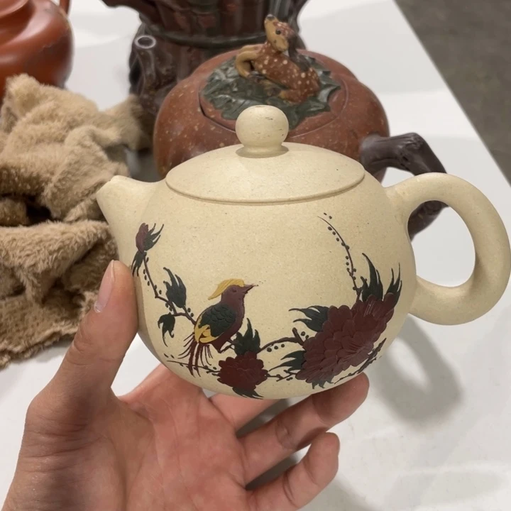 紫砂茶壶余**涂老厂紫砂壶一件。