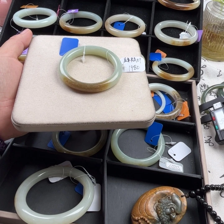 未镶嵌手镯和田玉玲珑美镯53.7