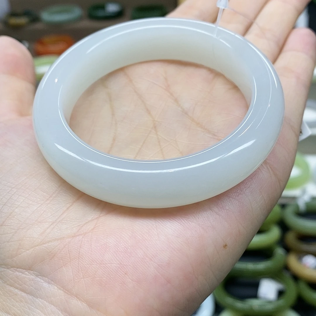 【闪购商品】未镶嵌手镯和田玉