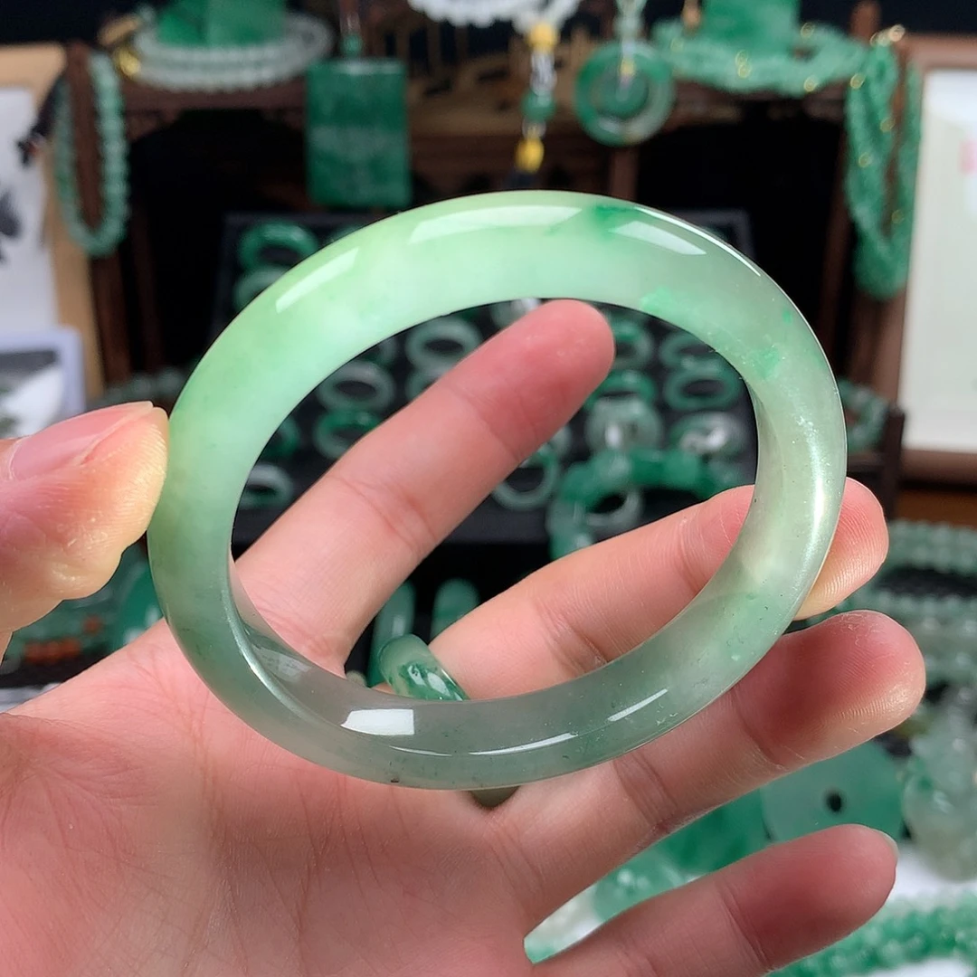 石英质玉手镯未镶嵌圈口60