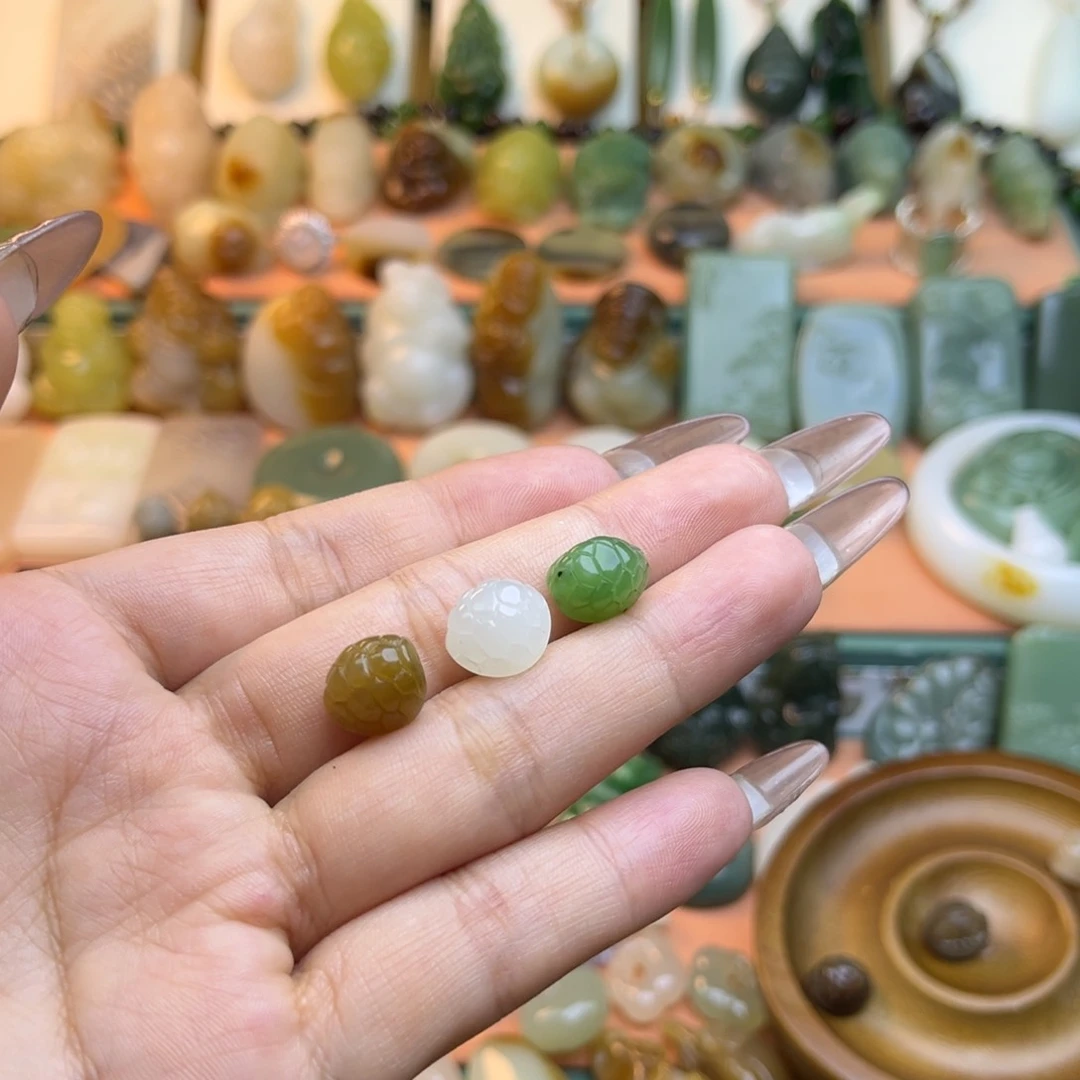 和田玉颈饰未镶嵌猫*了定制手绳