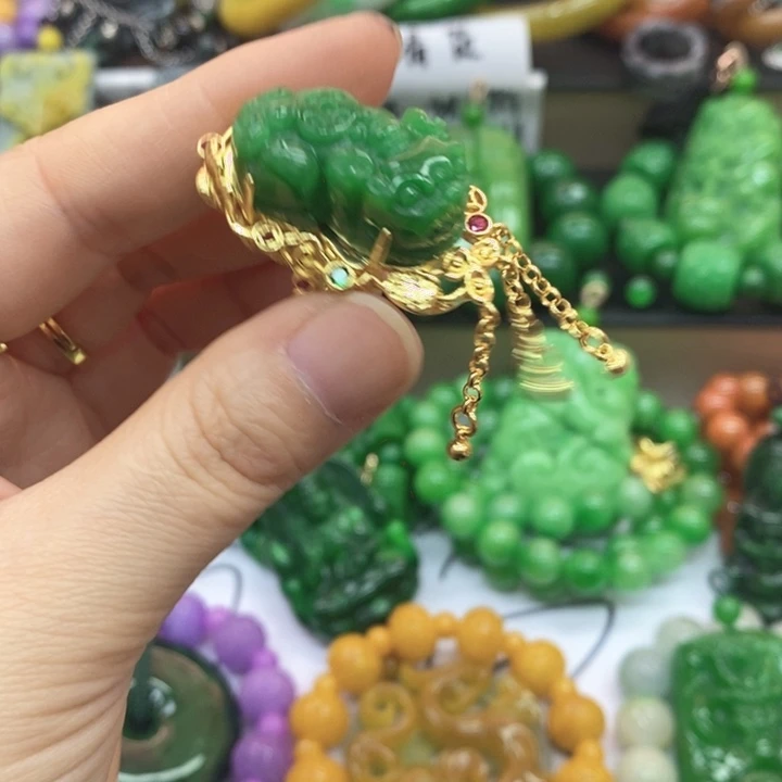 翡翠未镶嵌颈饰戒指10