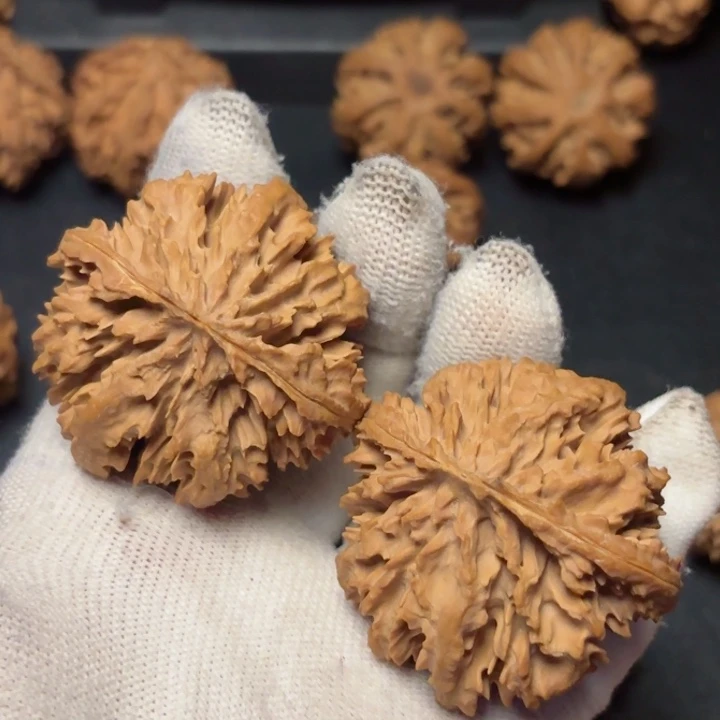 文玩核桃吊坠S****s秦岭灯笼16