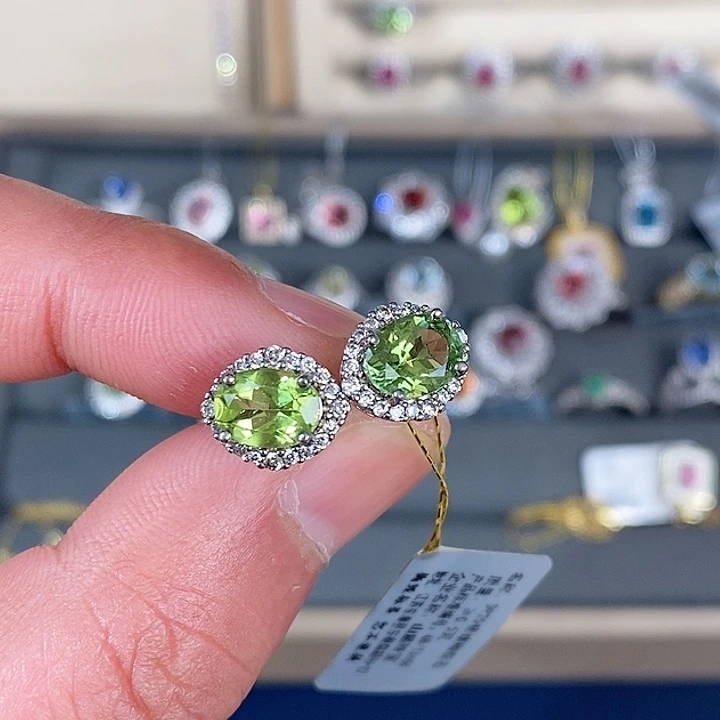 橄榄石耳饰银S925镶嵌南****i