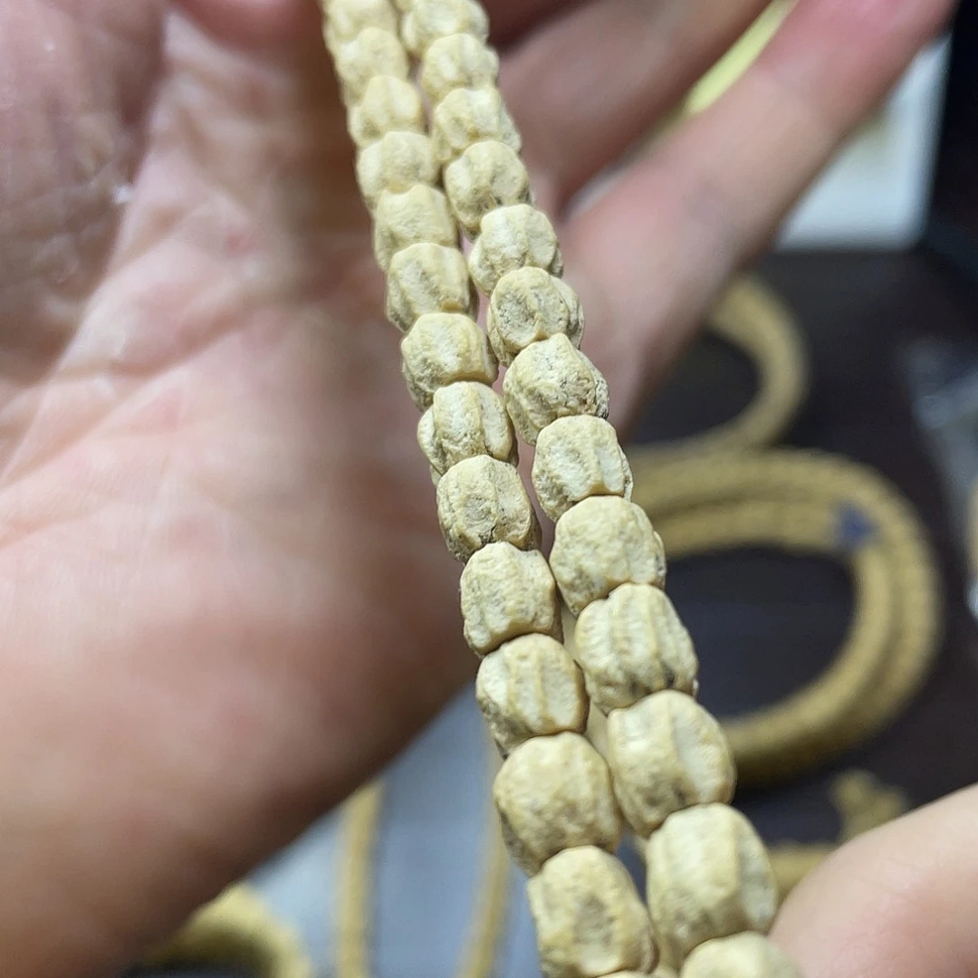 劉***^吊坠柏香籽/百香籽