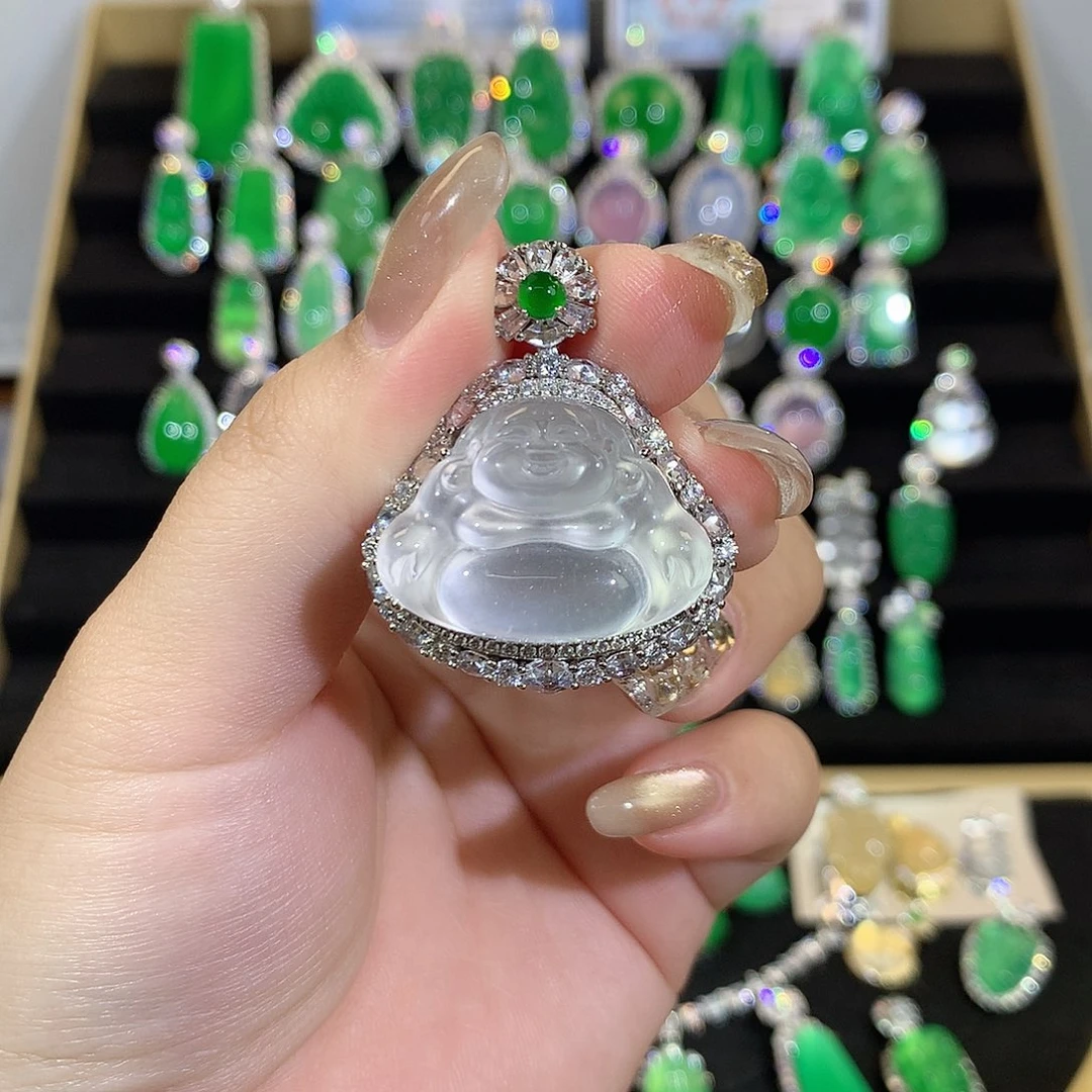 樂***儿石英质玉银S925镶嵌颈饰