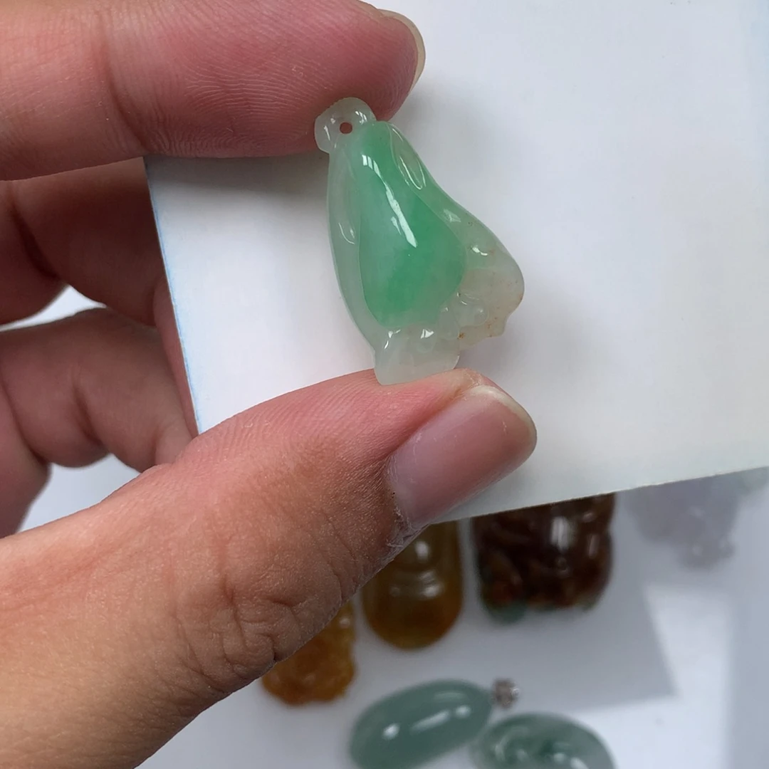 吊坠(不含链)未镶嵌翡翠