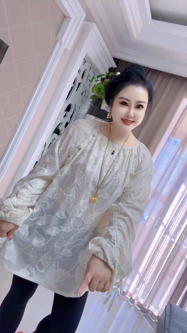 【娟姐精选】9295欧货重工满刺绣肩部大颗珍珠时尚潮流大衫