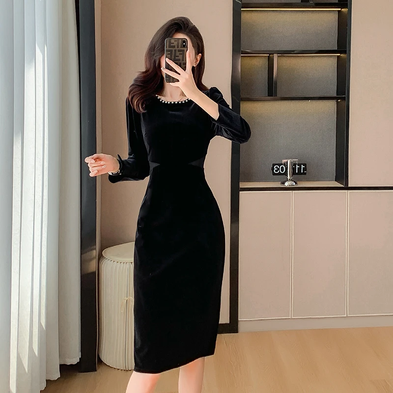 实拍秋冬新款时尚金丝绒拼接收腰显瘦钉珠名媛风中长款连衣裙