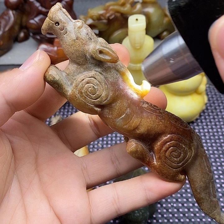未镶嵌蛇纹石玉颈饰