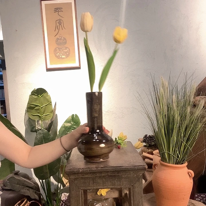 云南建水紫陶土陶花瓶