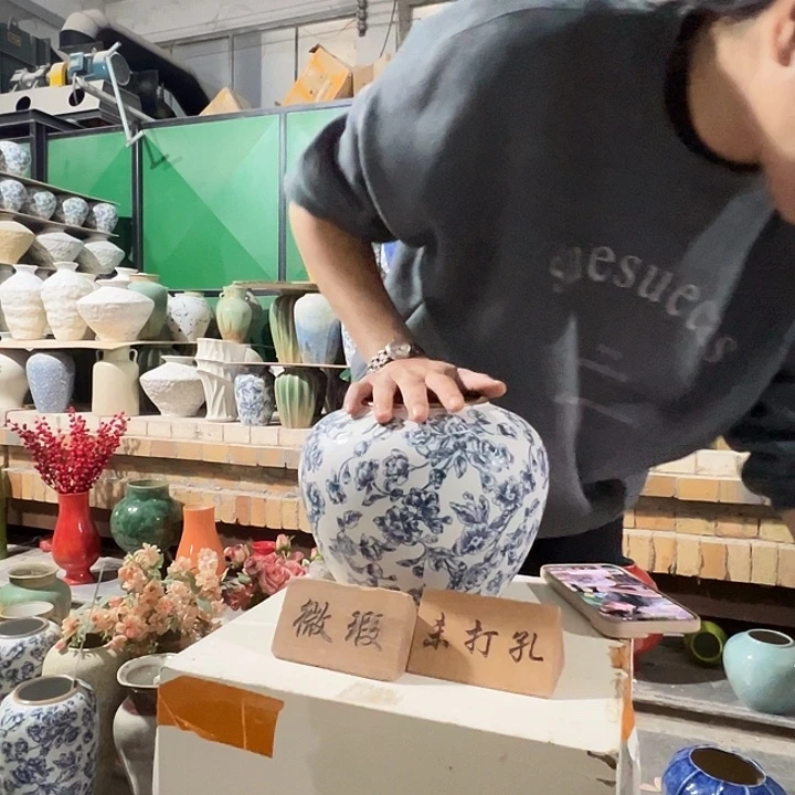 景德镇陶瓷花瓶工厂