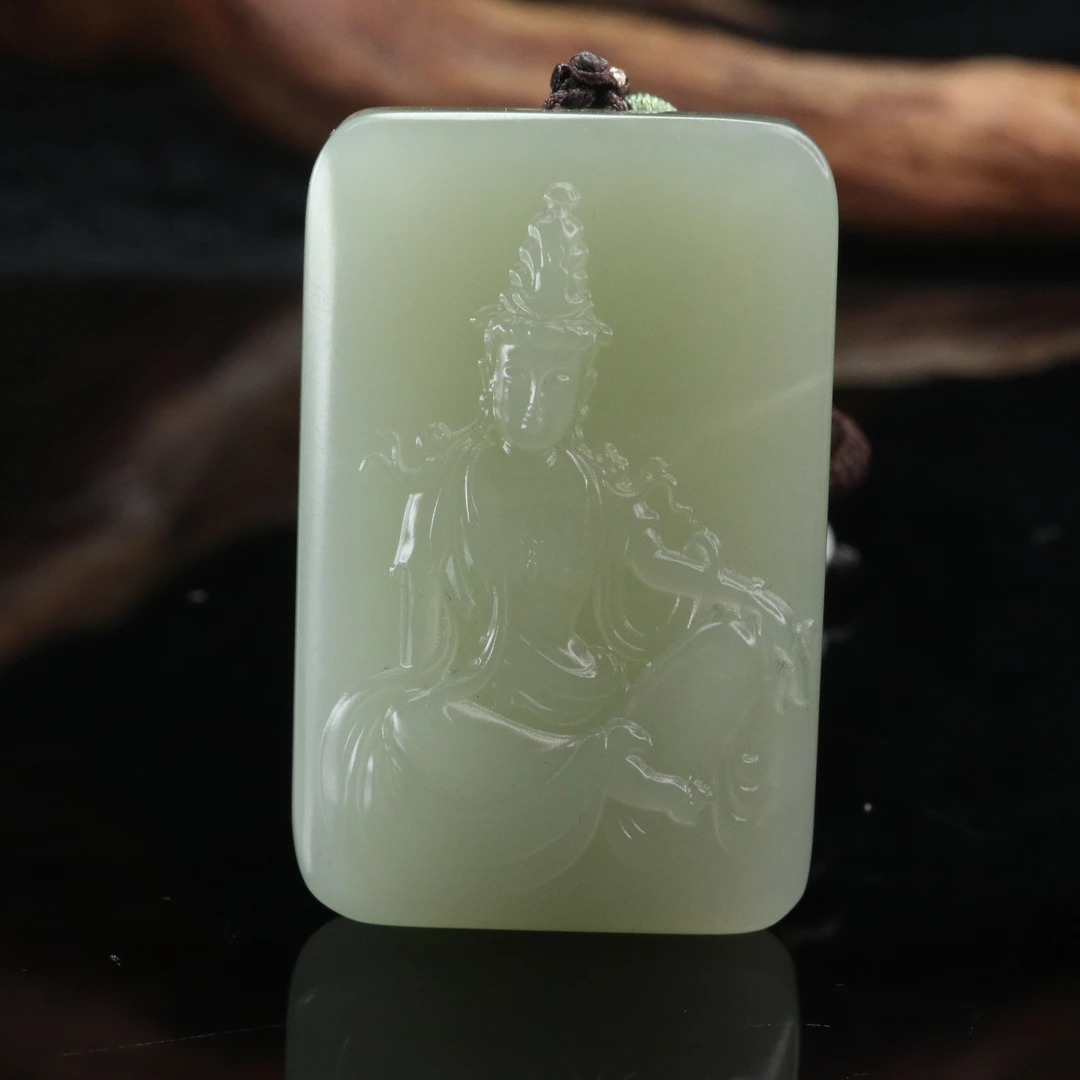 lot2和田玉湖水绿观音/000527厦门保利拍卖