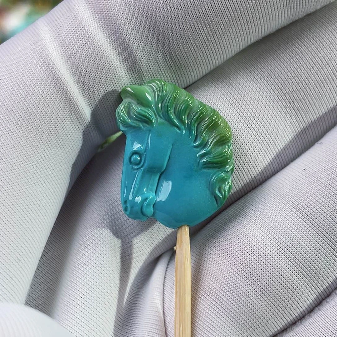 纯****绿松石未镶嵌珠宝奇石