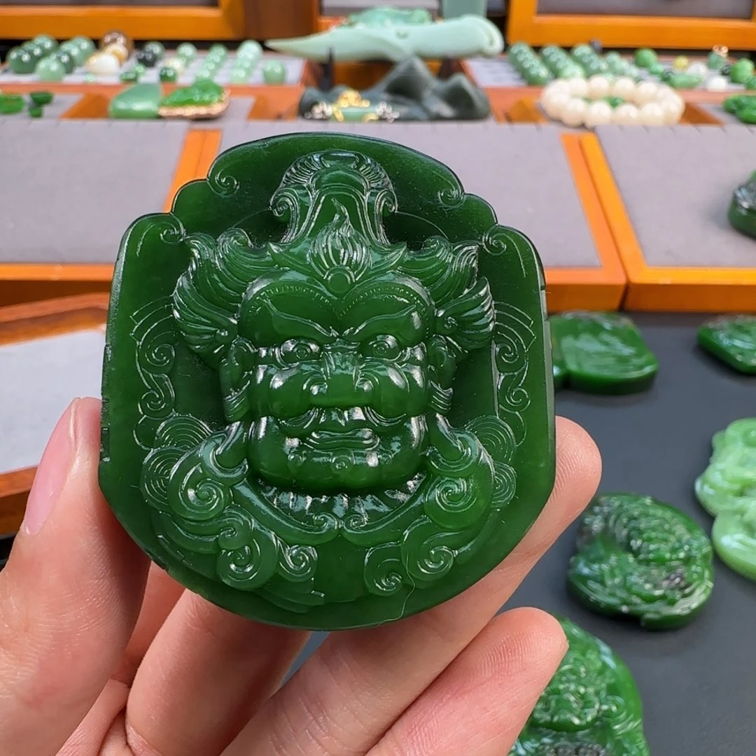 莫***念颈饰未镶嵌和田玉