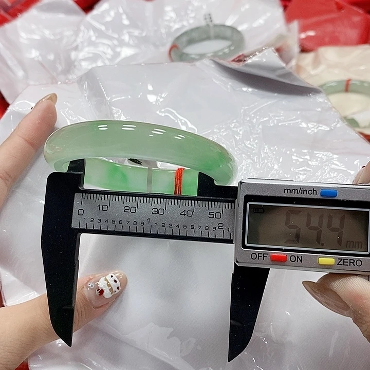 和***琴翡翠手镯未镶嵌186