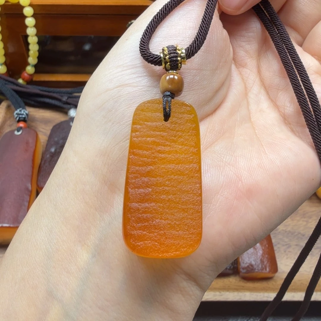 未镶嵌吊坠(赠链)琥珀