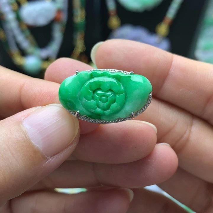 颈饰未镶嵌翡翠翡翠