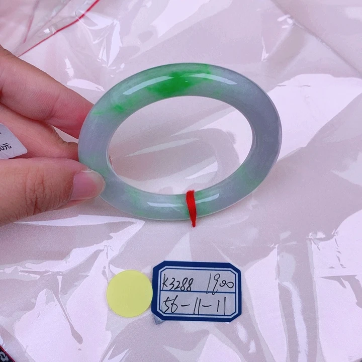 翡翠手镯未镶嵌梧缅甸翡翠