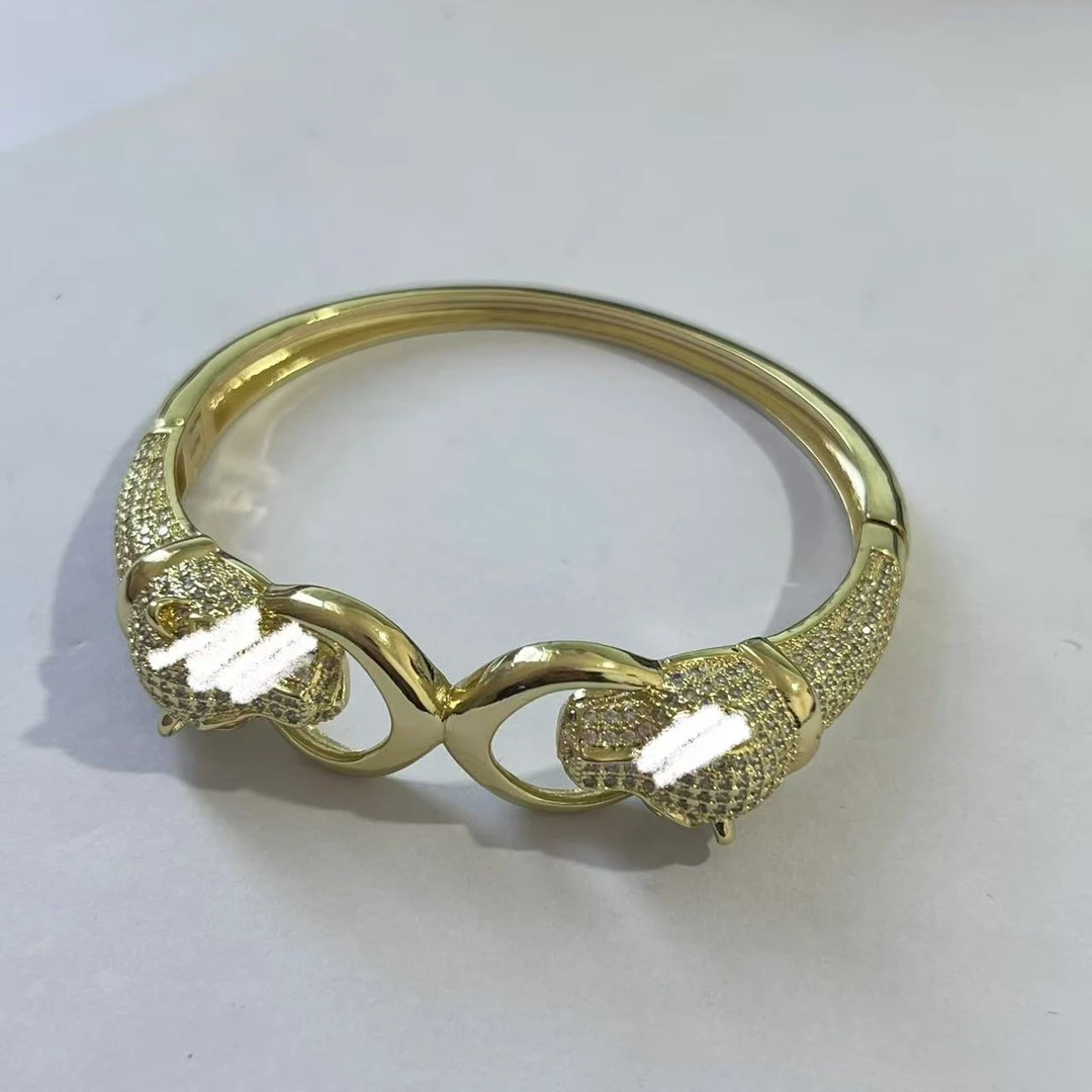 臻选手镯 经典百搭设计金色手镯BJD970