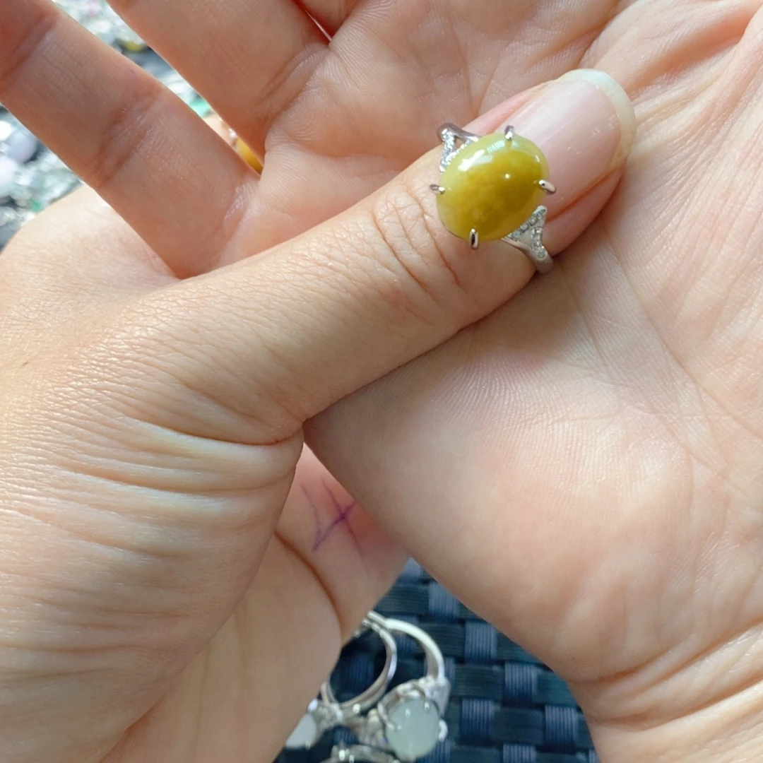 奔***程未镶嵌戒指翡翠缅甸