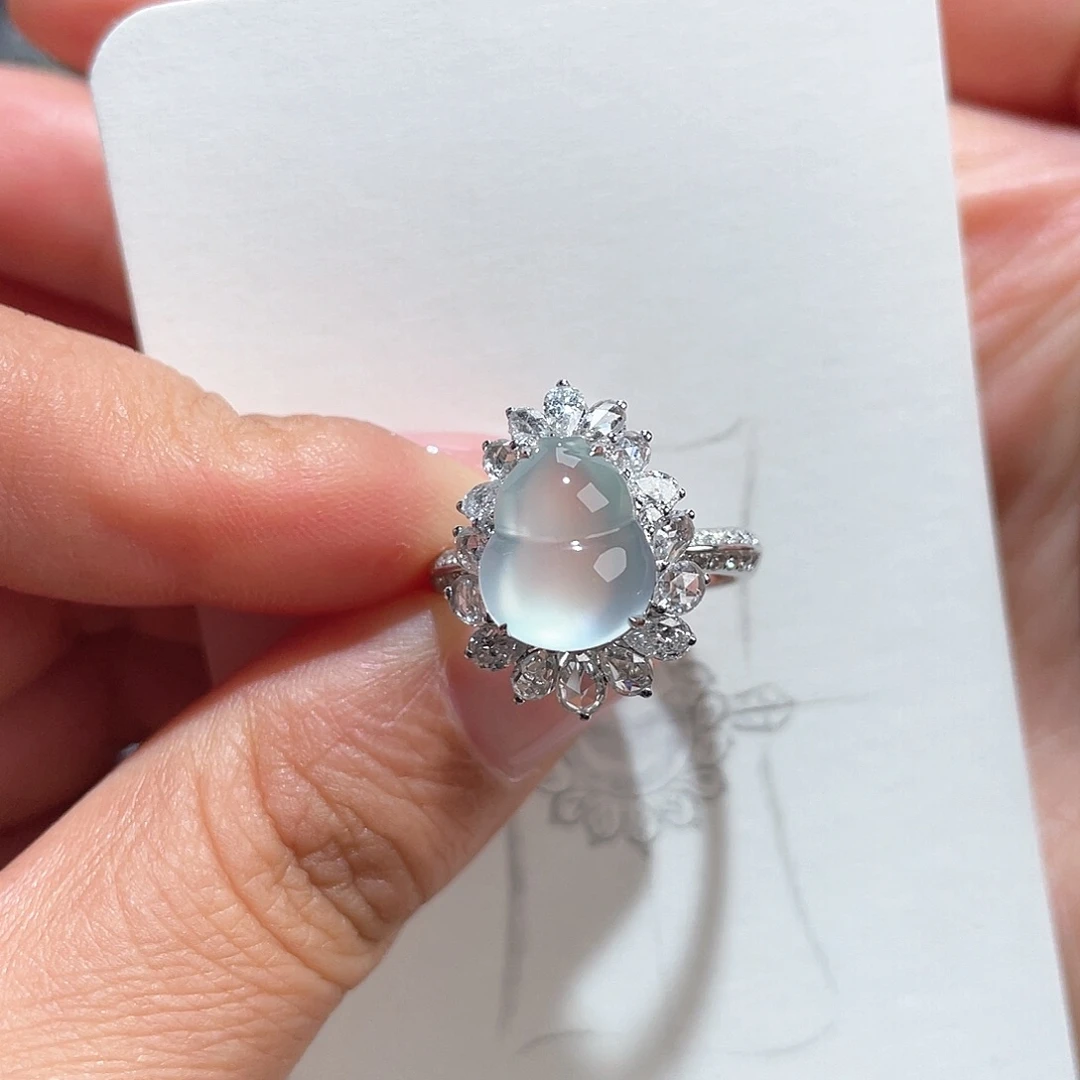 翡翠颈饰18K金镶嵌翡翠葫芦戒指