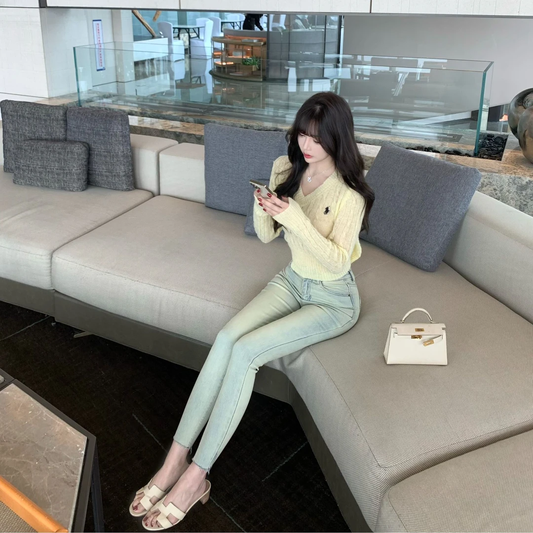 Liuu嘻嘻阿韩式铅笔小脚裤女春季高腰紧身提臀瘦腿氛围碎边牛仔裤